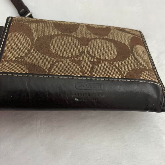 Coach Monograph Coin Wallet Keychain 3"x4.5" Women's Designer Quiet Luxury VTG - Picture 2 of 6